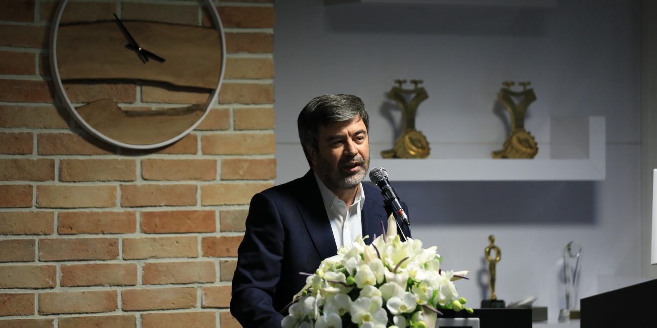 مدیرعامل بیمه رازی: نماینده بیمه صرفاً فروشنده نیست؛ باید بیمه گر، بازاریاب، مدیر ریسک و مشاور بیمه گزار باشد