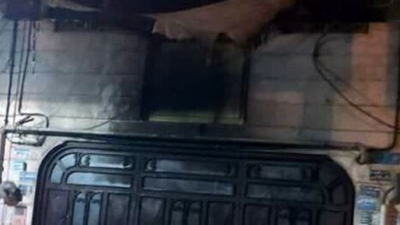 نوروزی: یک فرد با پرتاب کوکتل مولوتف تابلوی دفترم را آتش زد