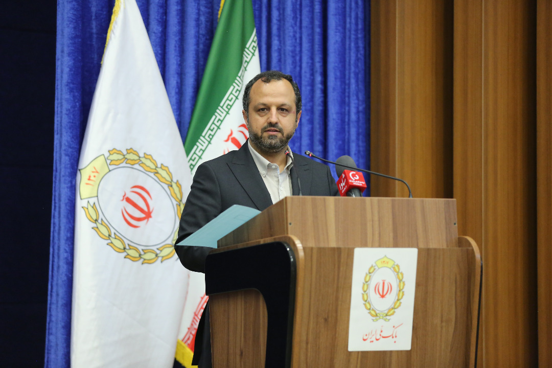 وزیر امور اقتصادی و دارایی: بانک ملی ایران پیشروترین، حرکت سازترین و مردمی‌ترین بانک کشور است