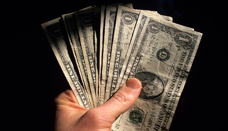 قیمت دلار در محاصره سیگنال&zwnj;های سیاسی