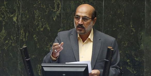 افشاگری یک نماینده: خودروسازان حاضر نیستند تولیدات خود را به بازار بفرستند