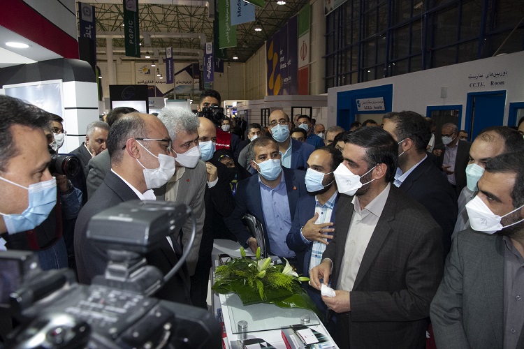 حضور مدیرعامل بانک ملت در سیزدهمین نمایشگاه معرفی فرصت های سرمایه گذاری کشور حضور مدیرعامل بانک ملت در سیزدهمین نمایشگاه معرفی فرصت های سرمایه گذاری کشور