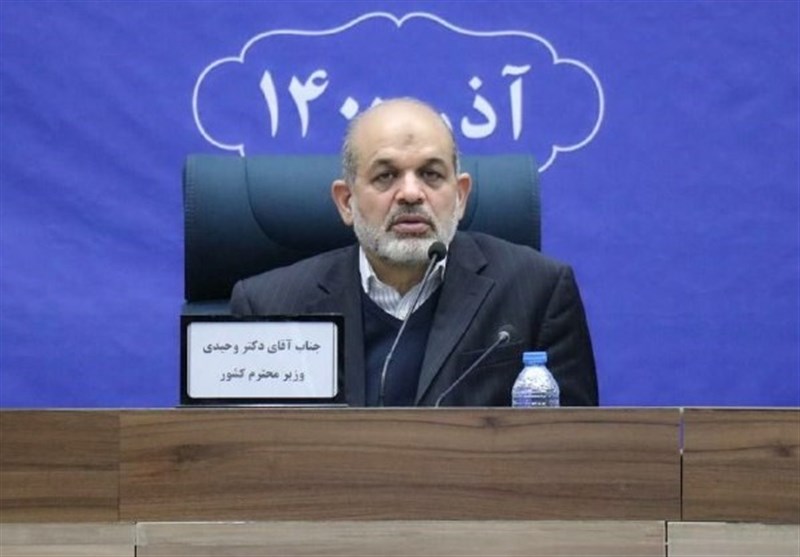 هشدار وزیر کشور درباره خطر زنان برای انقلاب هشدار وزیر کشور درباره خطر زنان برای انقلاب