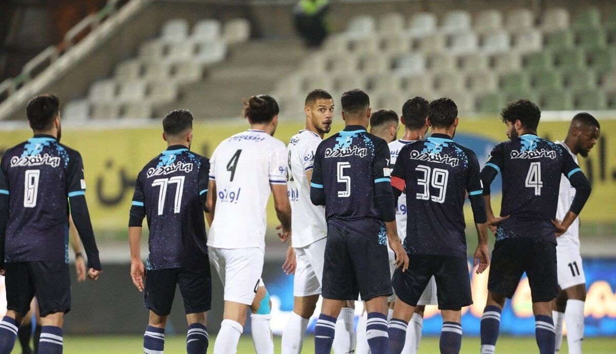 دختری که بازی استفلال را از نزدیک دید