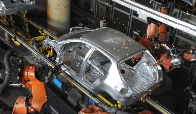 افزایش قیمت خودرو؛ تصمیمی درست یا اشتباهی بزرگ؟