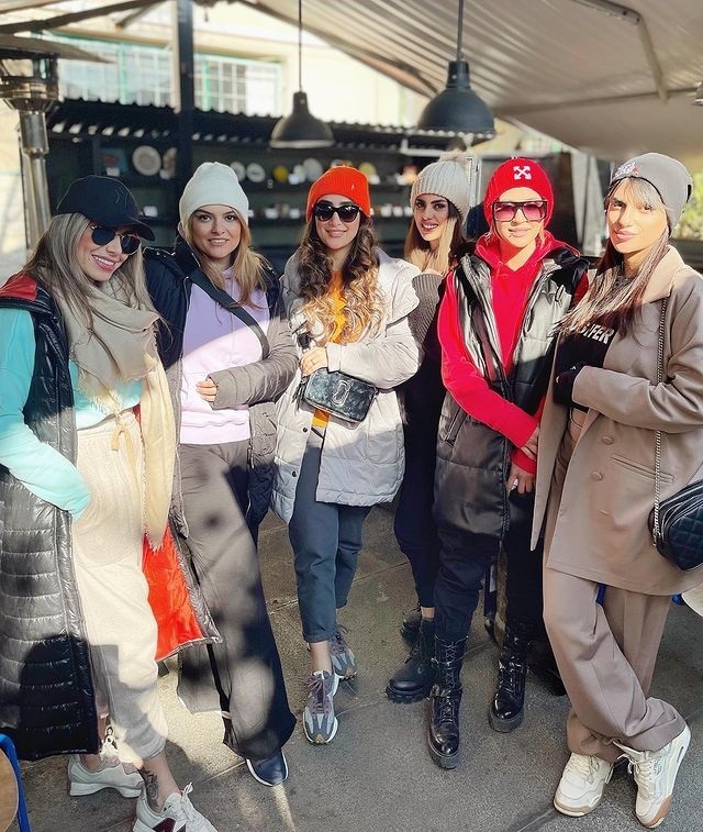 دنیا مدنی با ۵ دختر لاکچری + عکس دنیا مدنی