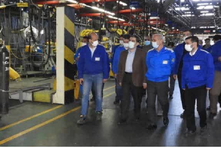 نماینده مجلس: خودروسازان را در اجرای برنامه‌های توسعه‌ای حمایت می‌کنیم