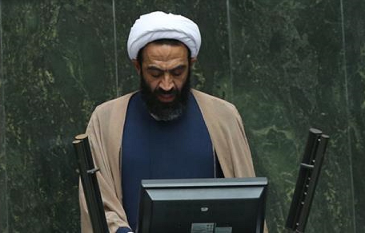 نماینده مجلس: روحانی فقط عمامه بر سر دارد، نیازی به بررسی پرونده در دادگاه روحانیت نیست! نماینده مجلس: روحانی فقط عمامه بر سر دارد، نیازی به بررسی پرونده در دادگاه روحانیت نیست!