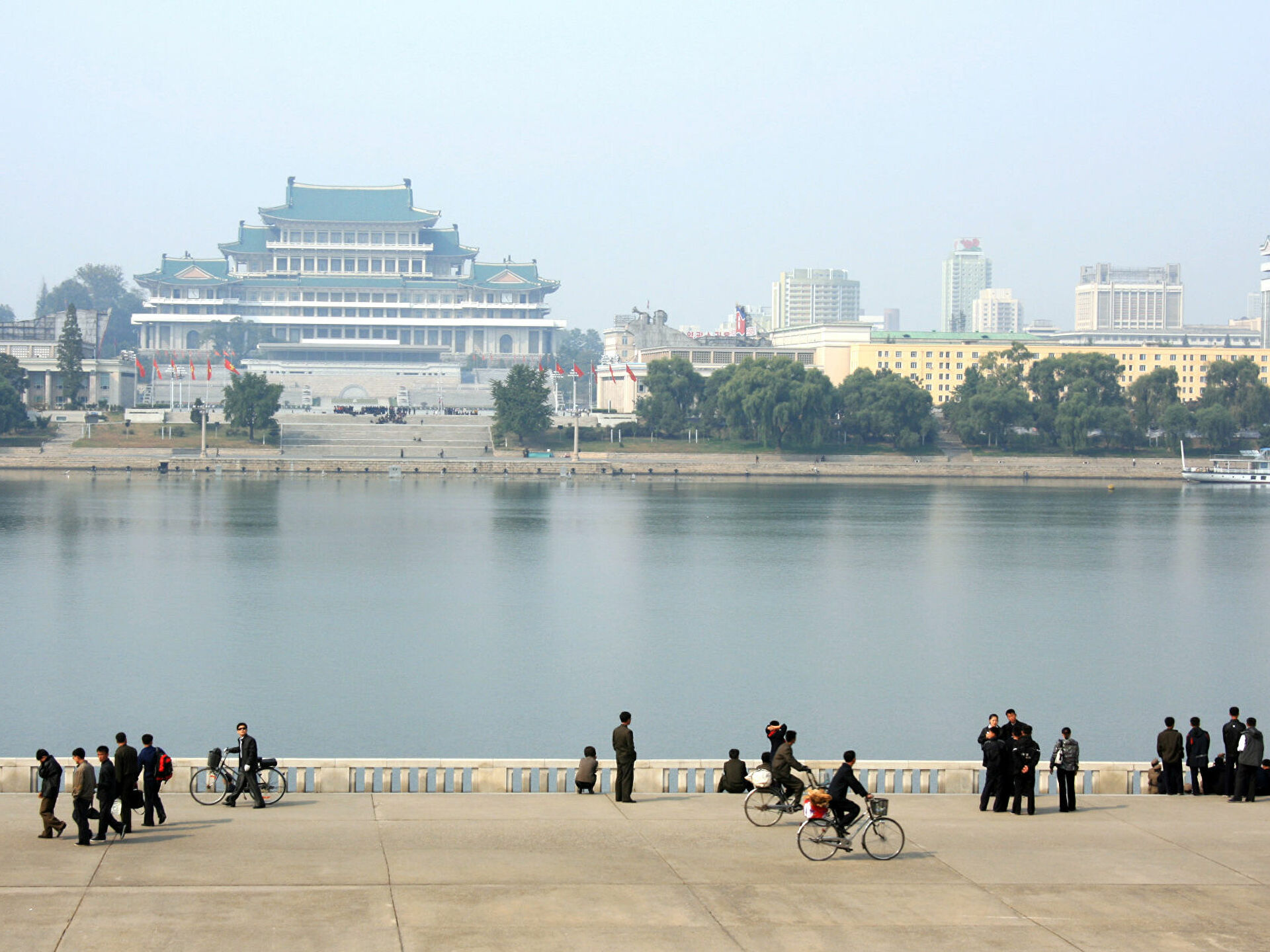 خندیدن در کره شمالی ممنوع شد