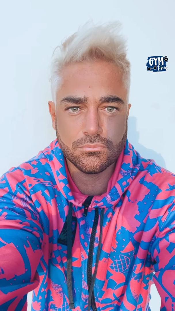 محمدرضا گلزار بعد از درآوردن لباس زیر امروز موهایش را بلوند کرد! + تصاویر