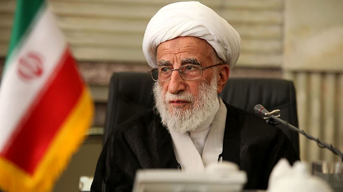 آیت‌الله جنتی: در این مملکت نباید کسی شب را گرسنه بخوابد