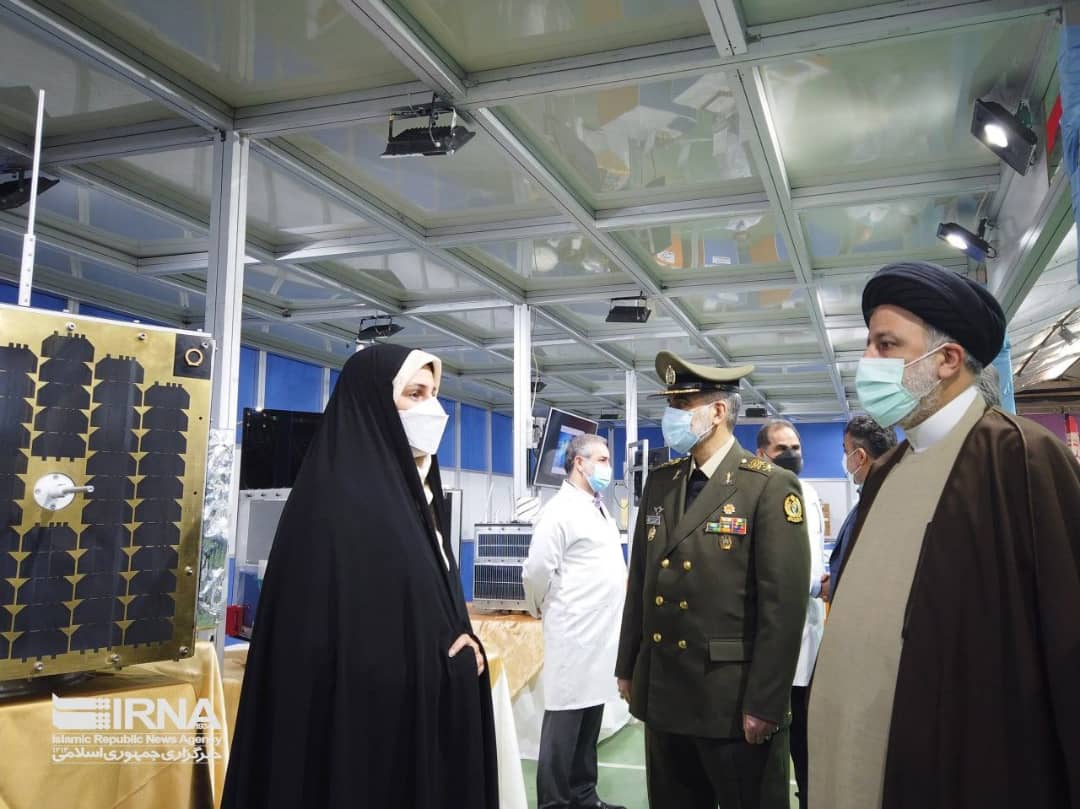 بازدید رئیسی از آخرین دستاوردهای صنعت فضایی +تصاویر بازدید رئیسی از آخرین دستاوردهای صنعت فضایی +تصاویر