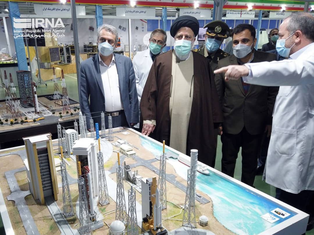 بازدید رئیسی از آخرین دستاوردهای صنعت فضایی +تصاویر بازدید رئیسی از آخرین دستاوردهای صنعت فضایی +تصاویر