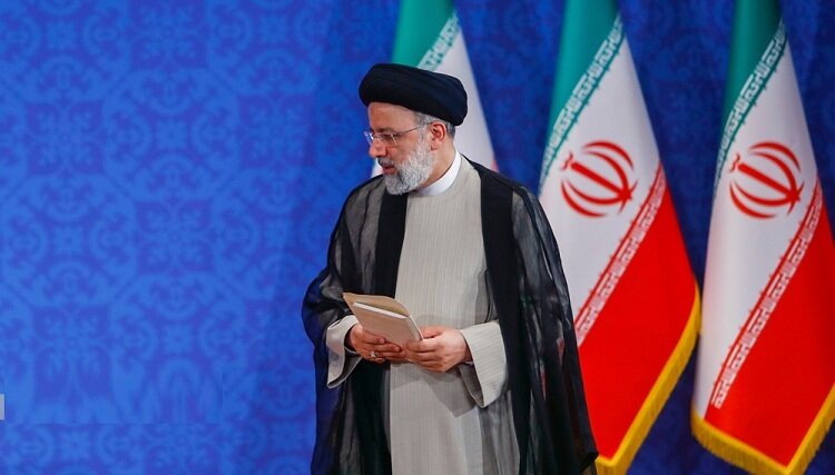 نگرانی روزنامه ایران از کاهش اعتماد عمومی به قوه مجریه/ از امتیاز‌های دولت سیزدهم مراقبت ویژه شود