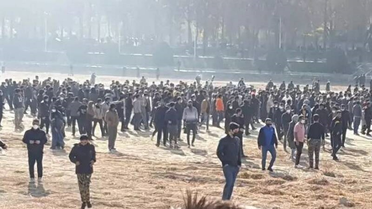 فرماندار اصفهان: اعتراضات تقصیر دولت روحانی است!