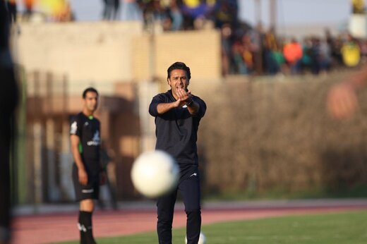 اعتراض فرهاد مجیدی به داوری دیدار استقلال