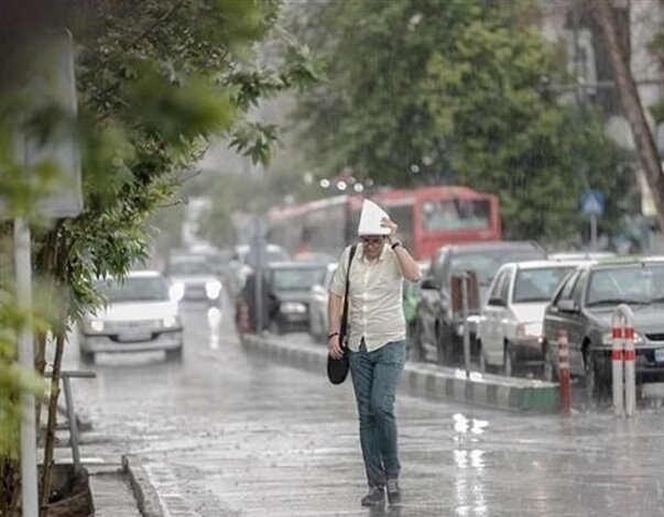 وزش باد شدید و رگبار باران فردا در تهران