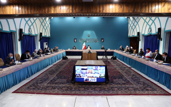 صمیم برای بازگشایی مراکز آموزشی با جدیت استمرار یابد/ تاکید به نظارت جدی بر قیمت‌ها در بازار دارو