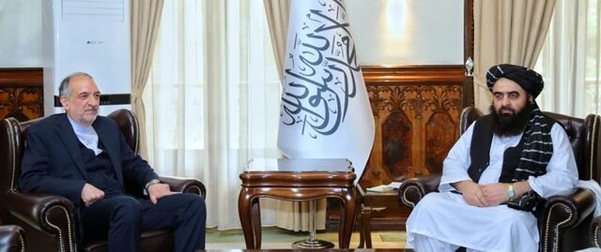 بررسی مسائل مهاجران افغان در دیدار سفیر ایران با وزیر خارجه طالبان بررسی مسائل مهاجران افغان در دیدار سفیر ایران با وزیر خارجه طالبان