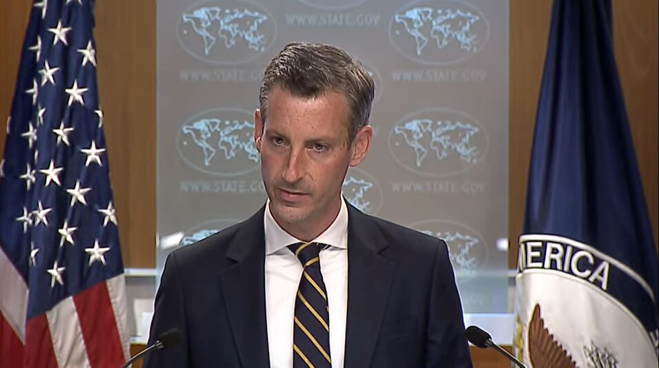 در حال پیگیری ۲ مسیر مذاکره با ایران هستیم/ تکذیب خبر آزادی سازی ۷ میلیارد دلار ایران