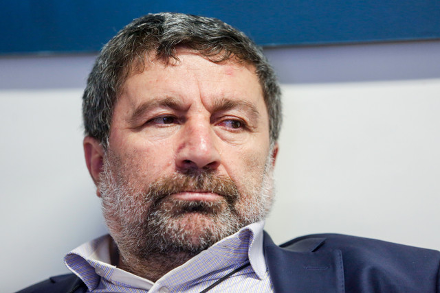 فعلا استعفای حضرتی از دبیر کلی حزب منتفی است فعلا استعفای حضرتی از دبیر کلی حزب منتفی است