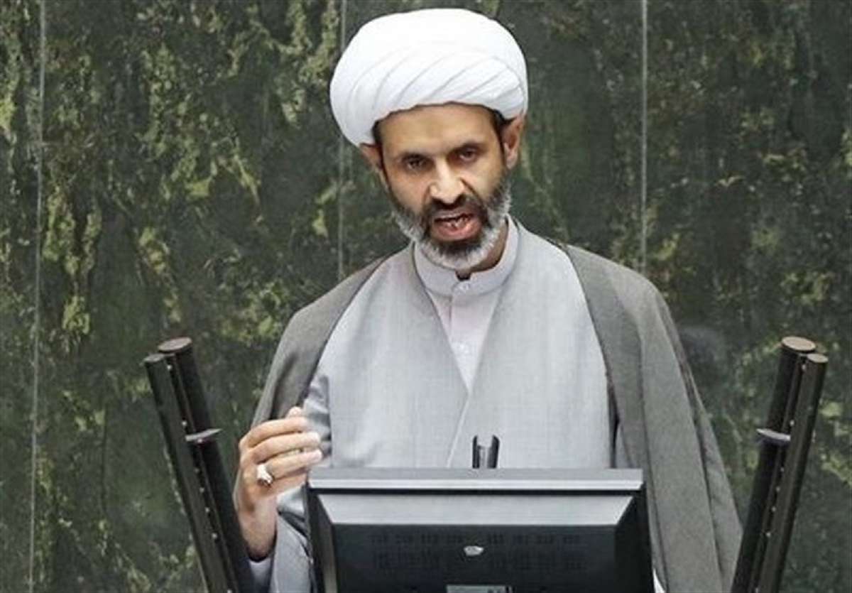 نماینده مجلس: خبر‌هایی آمده که احتمالا رئیسی می‌خواهد یکی از وزرا را تغییر دهد