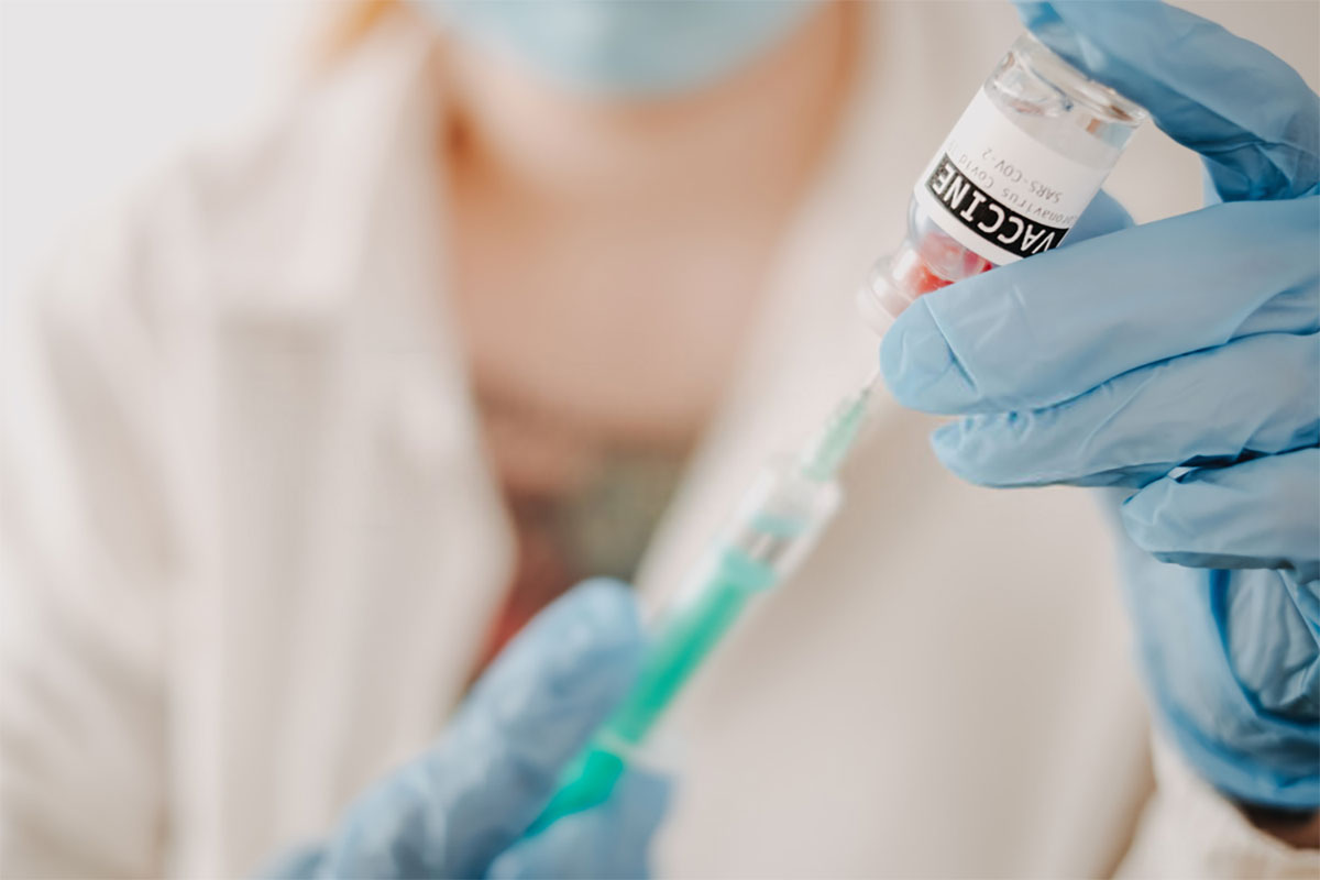 واکسیناسیون همگانی کرونا