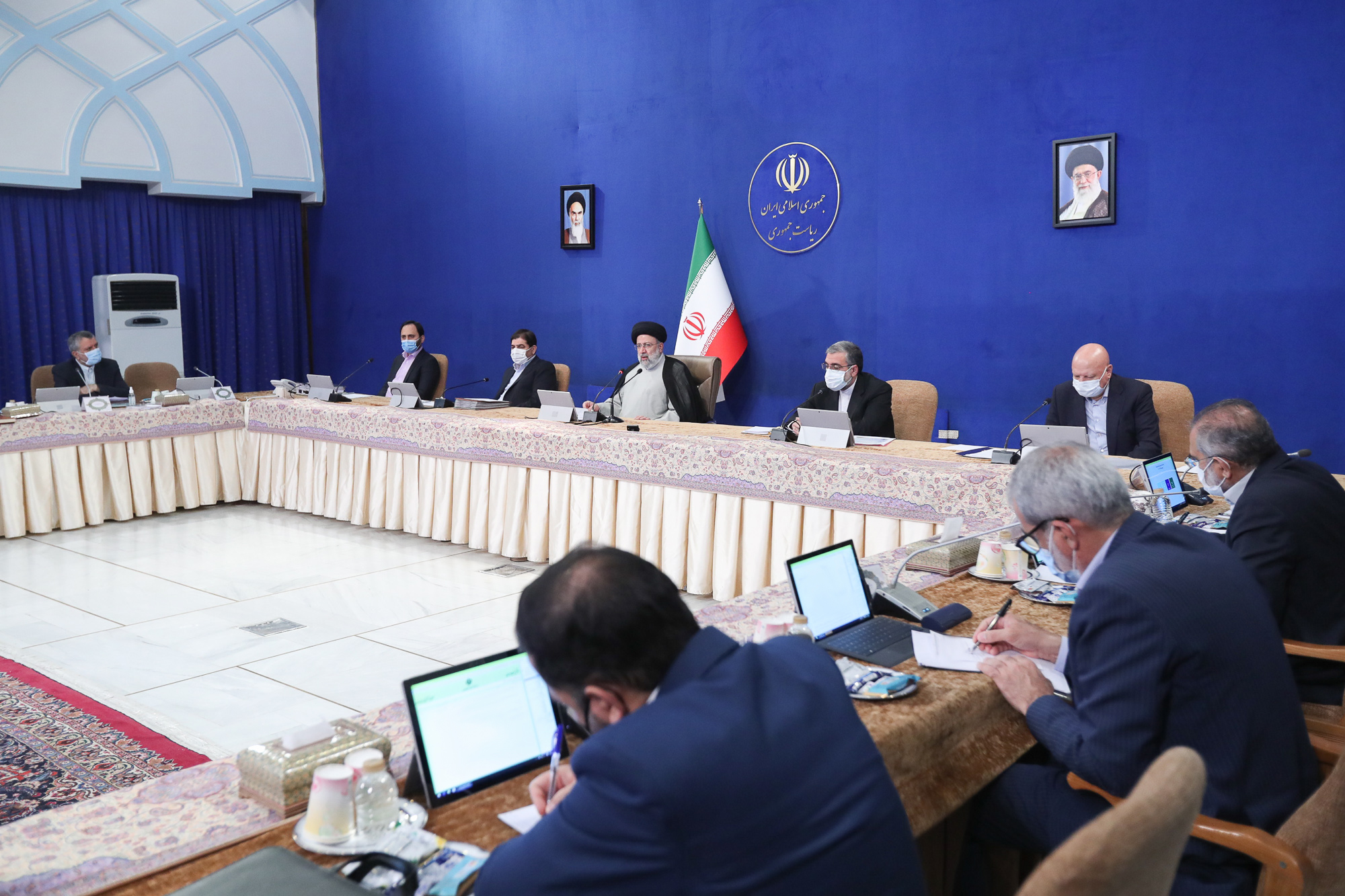 تشکر رییس جمهور از رهبری بخاطر اعتمادشان به رویکردها و تلاشهای دولت تشکر رییس جمهور از رهبری بخاطر اعتمادشان به رویکردها و تلاشهای دولت