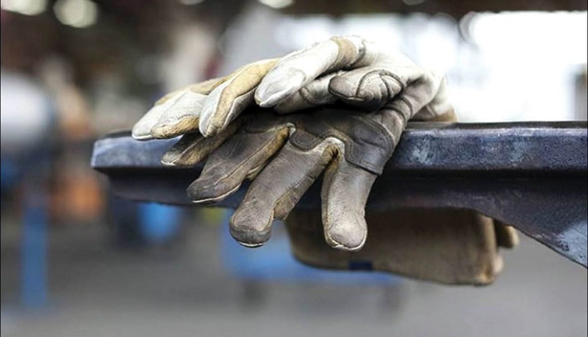 کاهش دستمزد امسال کارگران؟/ افزایش دستمزد واقعا به ضرر کارگران است؟