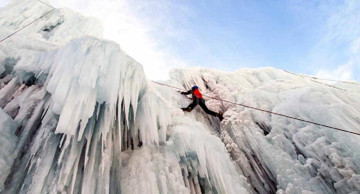 عجیبترین آبشار تهران عجیبترین آبشار تهران