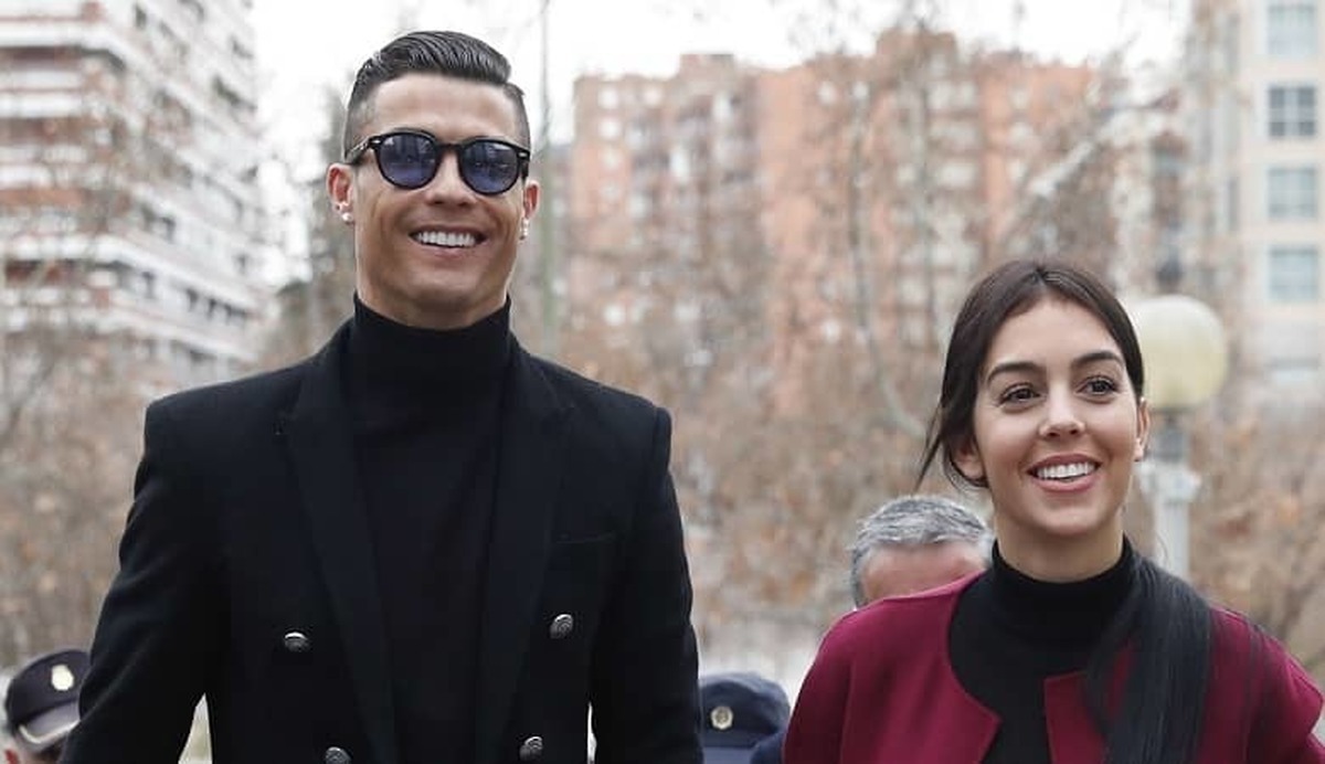 عربی حرف زدن جورجینا، نامزد رونالدو در رختکن +فیلم