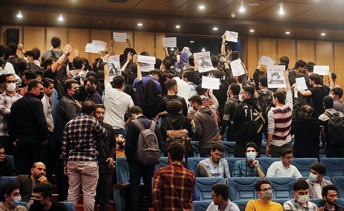 اعتراضات دانشجویان