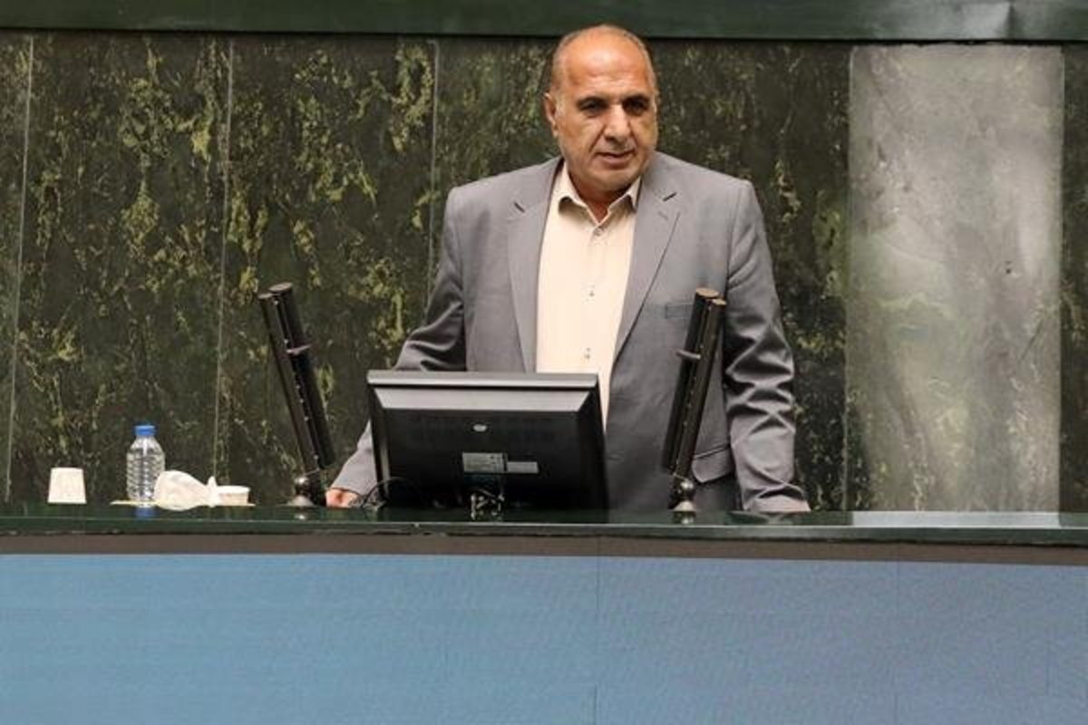 نماینده تفرش در مجلس: مقتدی صدر عذرخواهی کند