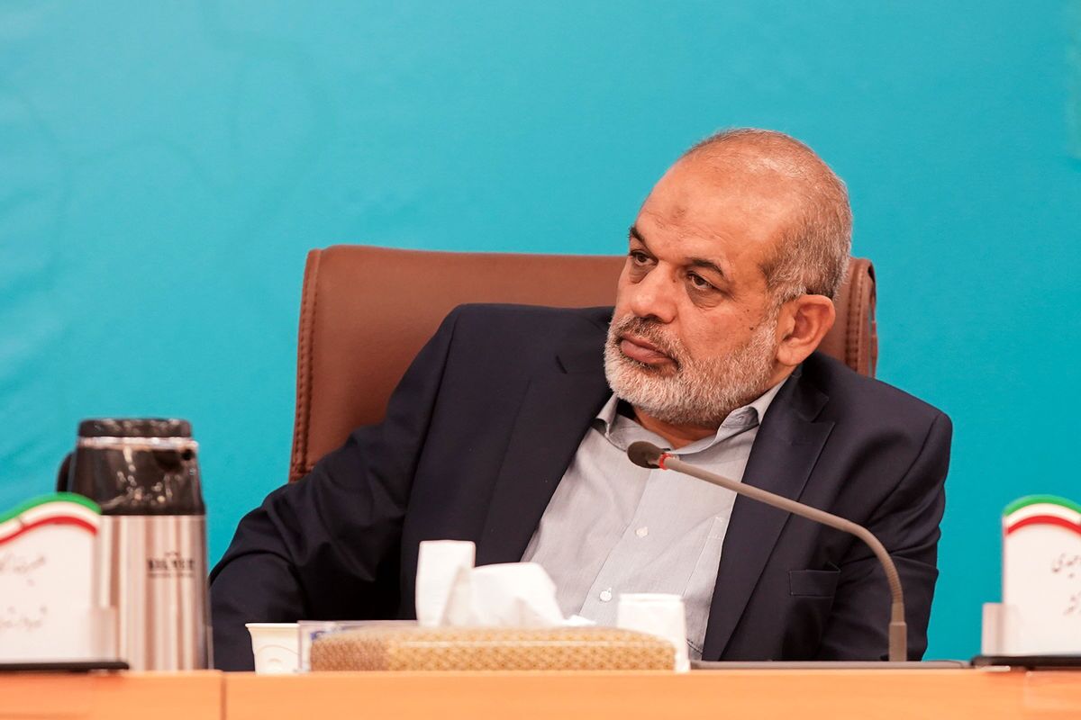 وزیر کشور: اگر اقدامات چهره‌های هنری و ورزشی در حوادث اخیر مجرمانه بود دستگاه قضایی باید برخورد کند