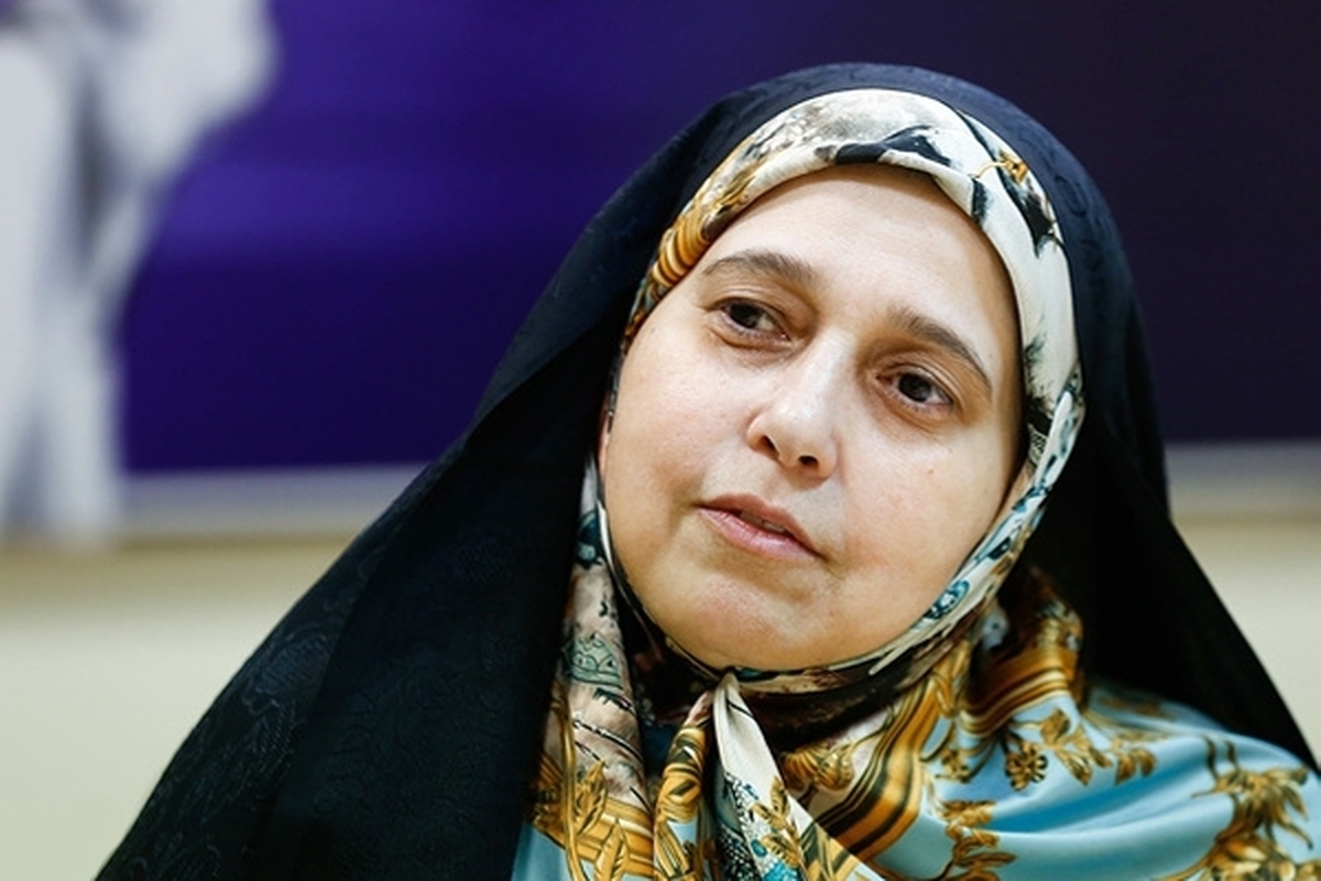 پروانه سلحشوری از فعالیت رسانهای منع شد پروانه سلحشوری از فعالیت رسانهای منع شد