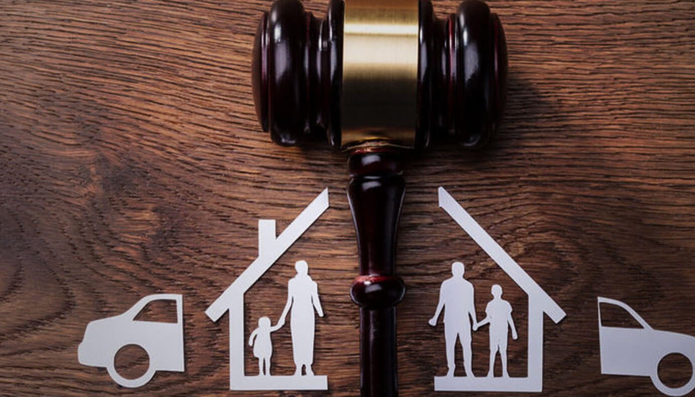 در این شرایط زن در نصف اموال همسرش شریک است