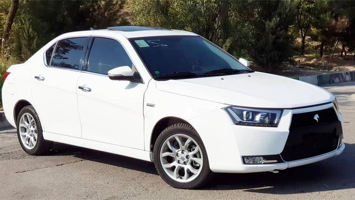 لحظه دلهره‌آور آتش گرفتن دنا پلاس در پمپ بنزین +فیلم