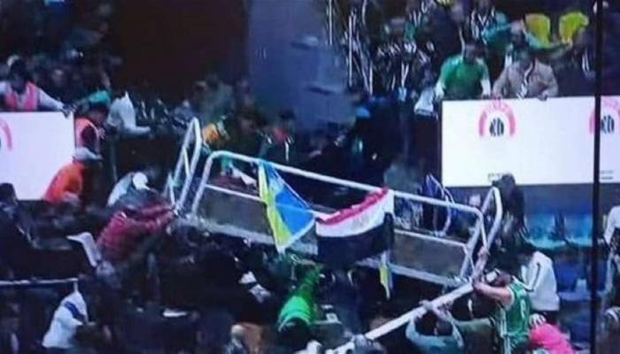 ریزش وحشتناک سکوی تماشاگران بسکتبال در مصر +فیلم