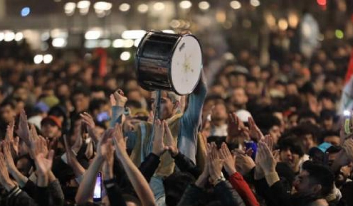 رقص و پایکوبی شهروندان عراقی پس از جام خلیج فارس +فیلم رقص و پایکوبی شهروندان عراقی پس از جام خلیج فارس +فیلم