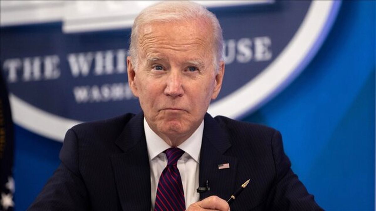 حرکت جنجالی نماینده کنگره آمریکا برای تمسخر بایدن! +فیلم