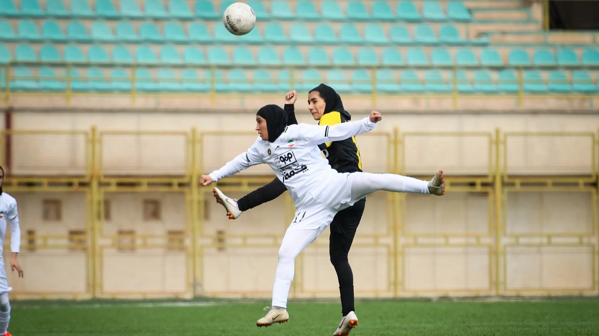 آنچه از فوتبال زنان ندیده‌اید! +فیلم