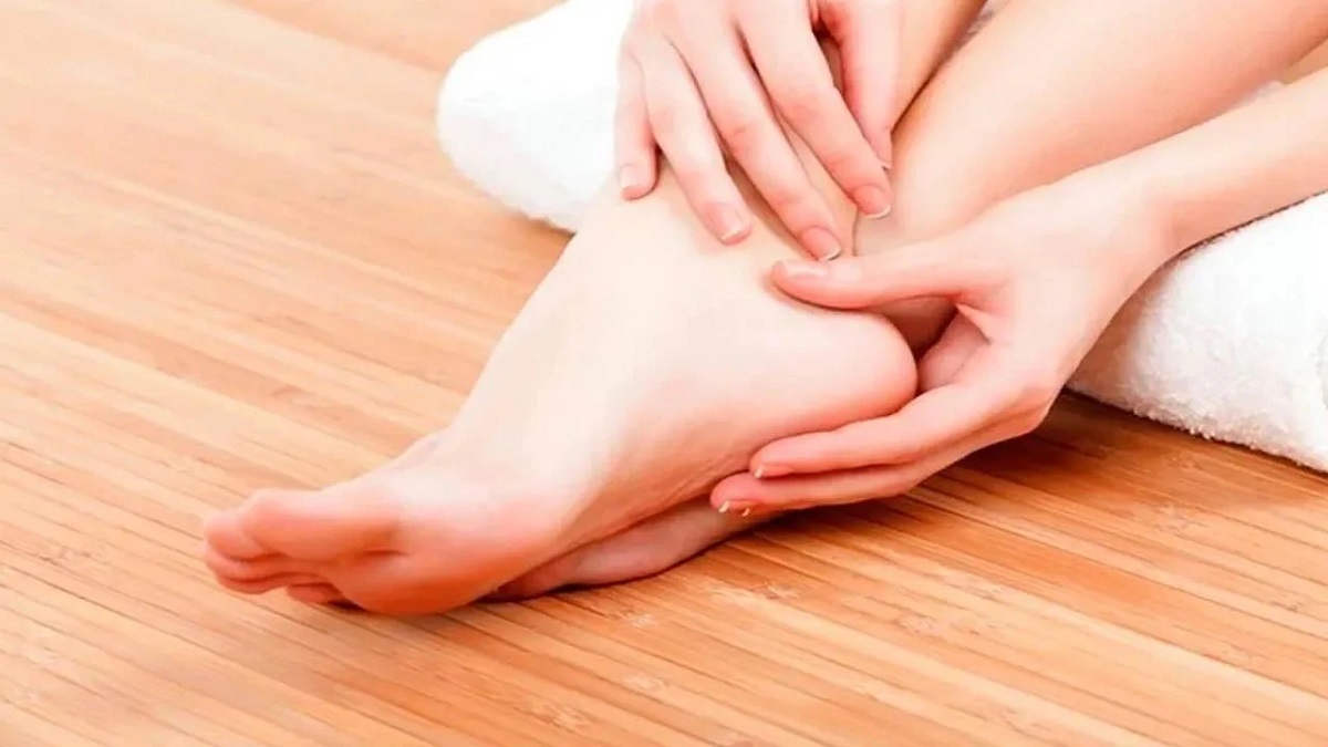 علت و درمان پوسته پوسته شدن کف پا