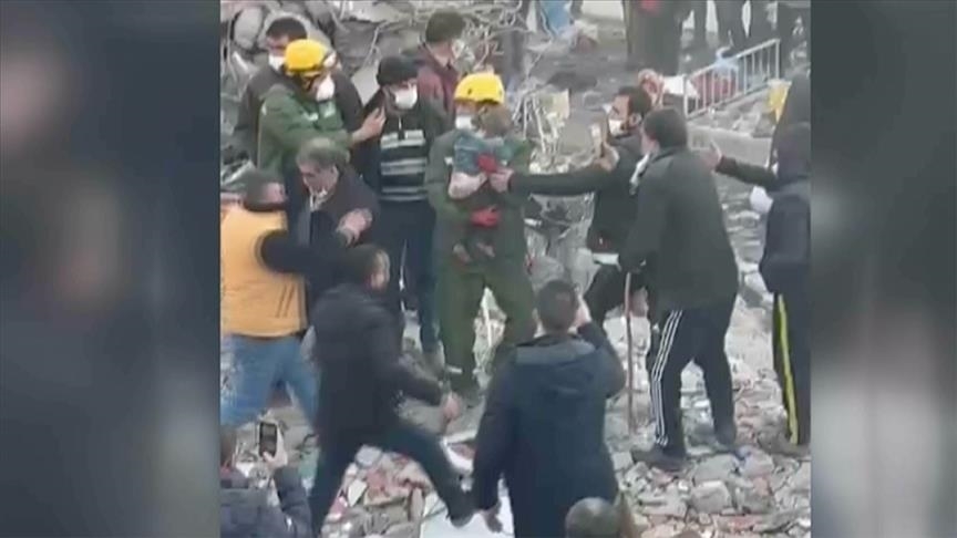 نجات کودک ۳ ساله پس از ۱۵۸ ساعت از زلزله ترکیه +فیلم