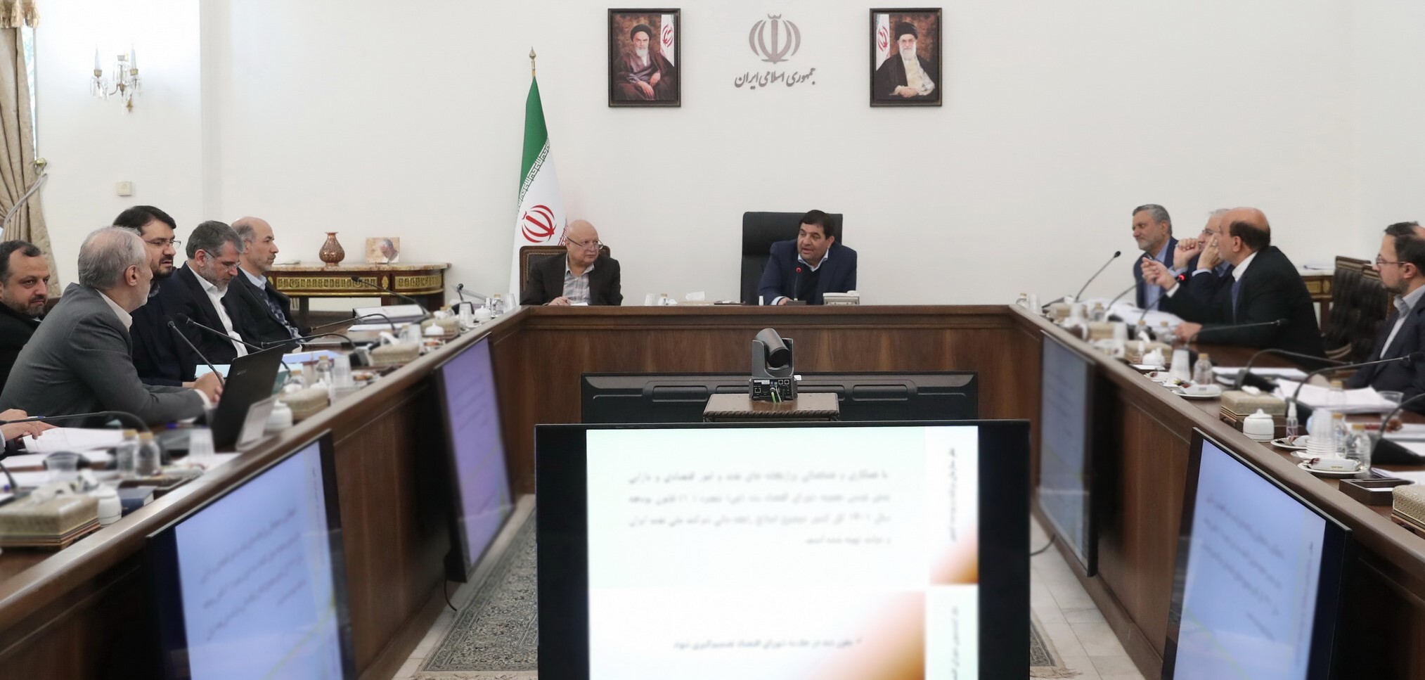 تصمیم گیری و اصلاح مصوبات و طرحهای مربوط به وزارت نفت تصمیم گیری و اصلاح مصوبات و طرحهای مربوط به وزارت نفت