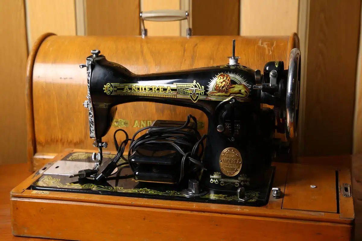 داستان قیمت چرخ خیاطی های میلیاردی داستان قیمت چرخ خیاطی های میلیاردی