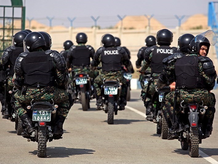 معاون وزیر اطلاعات: ۳۰ هزار نیروی حراستی برای مقابله با اغتشاشات به میدان آمدند معاون وزیر اطلاعات: ۳۰ هزار نیروی حراستی برای مقابله با اغتشاشات به میدان آمدند