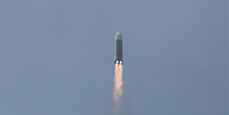 هشدار کره شمالی به آمریکا / موشک جدیدی شلیک شد