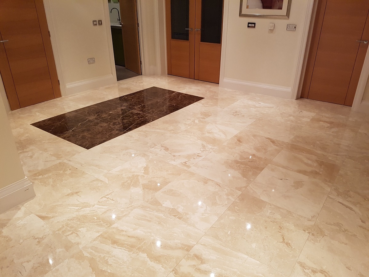 براق‌کردن سنگ‌ کف‌ خانه