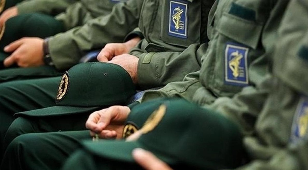 حضور مجریان تلویزیون با لباس سپاه در شبکه سه +فیلم