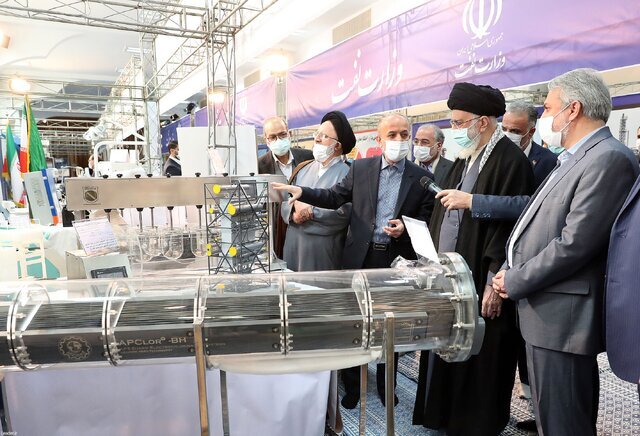 بازدید رهبر انقلاب اسلامی از نمایشگاه توانمندی‌های تولید داخل